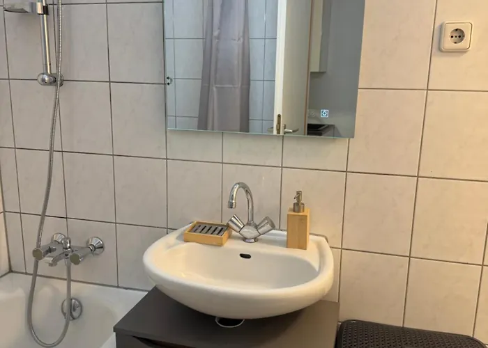 Stilvolles Royal Zentral Ruhig & Parkplatz Inkl Διαμέρισμα *